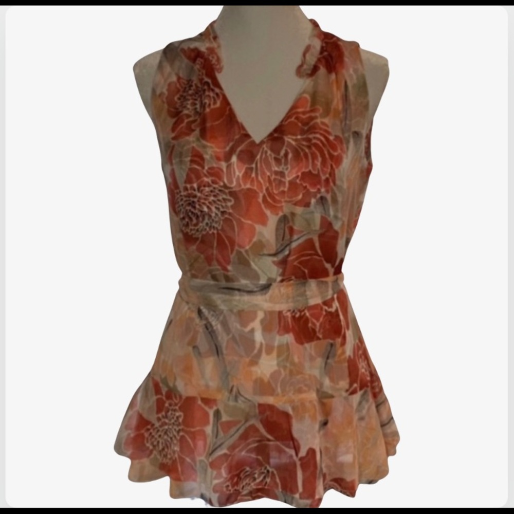 White House Black Market NWT Sleeveless V-neck